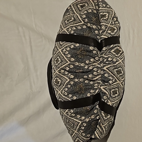 American Eagle Fabric Zippered Bag - Picture 3 of 5